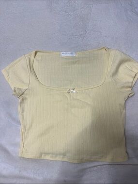 gaze Pale Yellow Ribbed Square-Neck Crop Top with Bow
